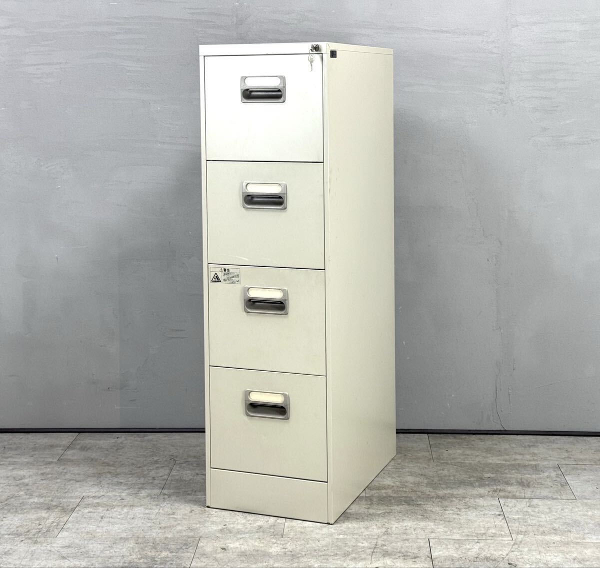 キャビネット A4 4段 書類棚 ファイル収納 ファイル 保管庫 収納 書類収納 オフィス 事務 引き出し■兵庫県姫路市から A26-034