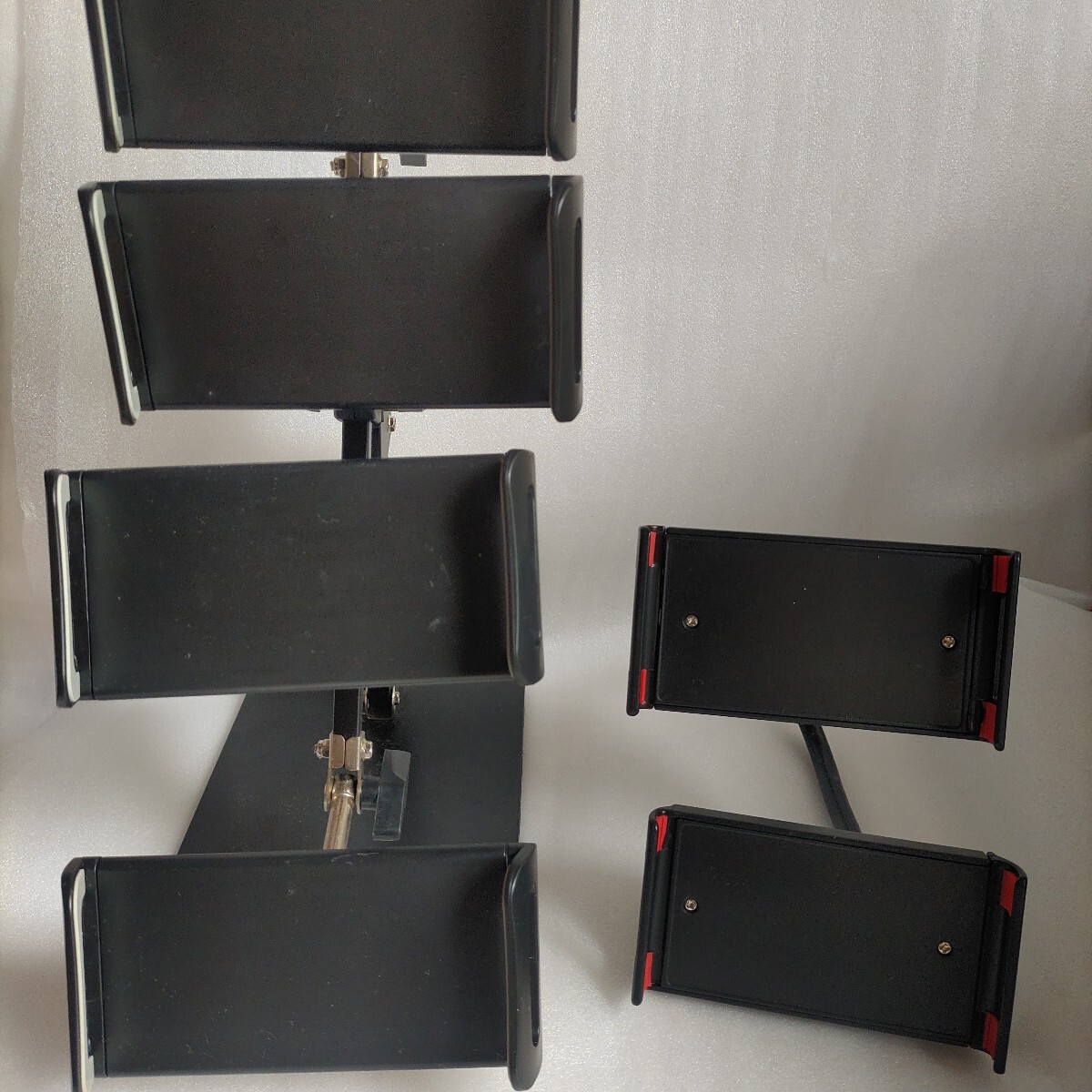 THANKO 4台同時ゲームプレイ リセマラクアトロスマホスタンド DUASTASBL ゲーム機もスマホも同時に持てルダー スマホ タブレット ホルダー 
