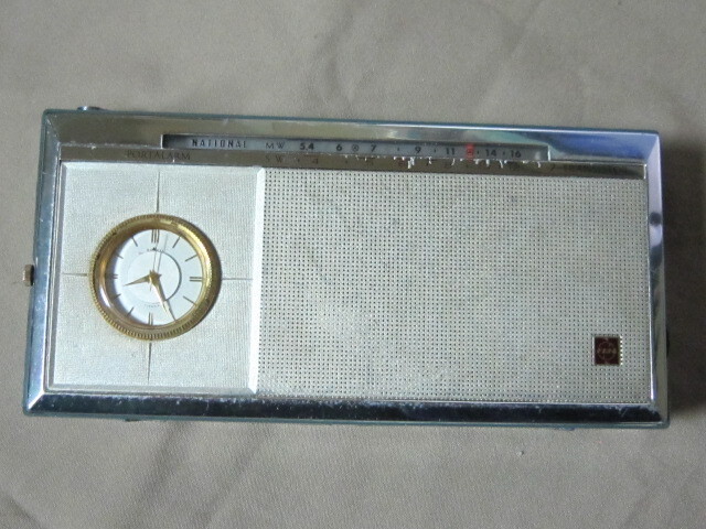 ナショナルラジオ　２バンド　時計付き　Ｔ-94　通電受信鳴る