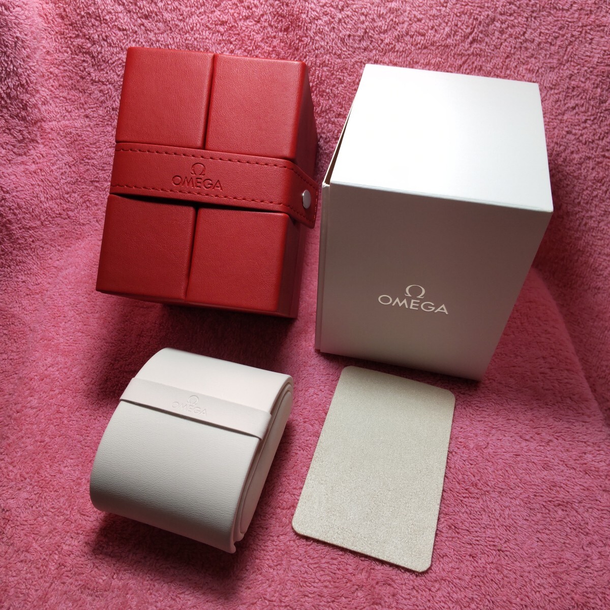 OMEGA Ω オメガ 時計 ケース 携帯 ポーチ ソフト 箱 ボックス BOX 保護 収納 持運び トラベル 赤 red 非売品 観音開き type 未使用 07