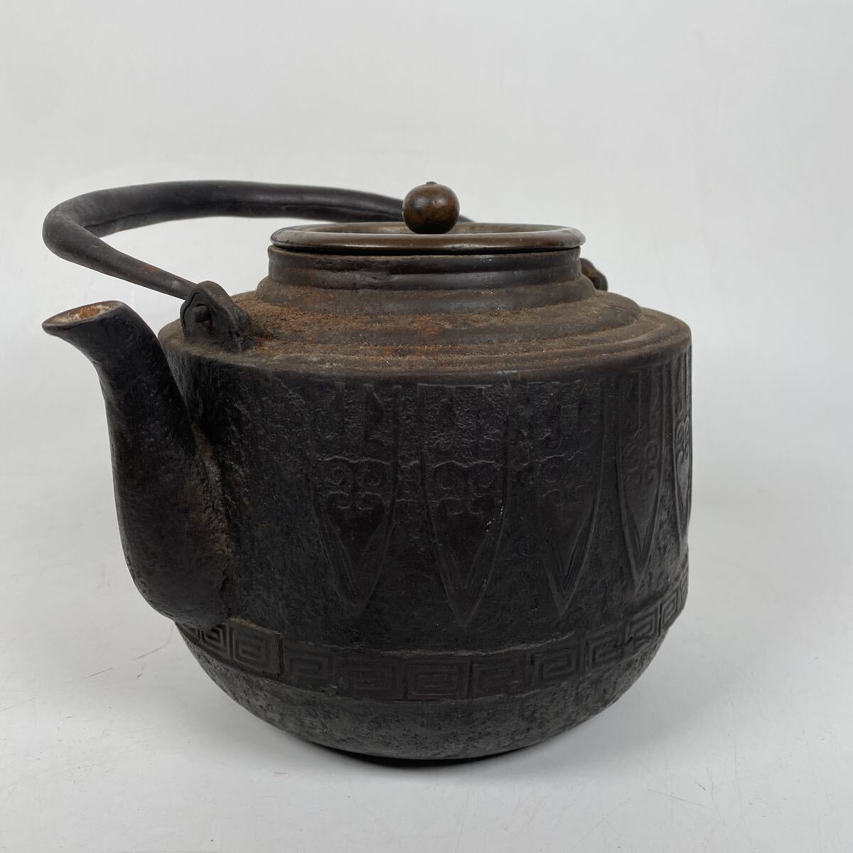 旧家整理品　龍文堂　鉄瓶　急須　湯沸　茶道具　煎茶道具　骨董品　古美術品　饕餮紋　全長21cm【18】