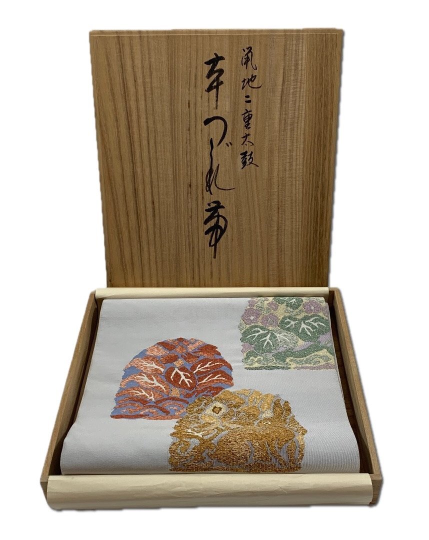 【F】本つづれ帯 一墨洞 輝衣雅人 帯 着物 和装 着付け 木箱付き 共箱 落款あり 現状品★2244-4/flok/er50083