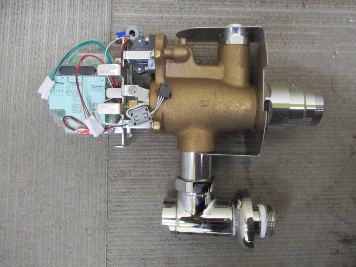 N1608棚35　LIXIL　便器自動フラッシュバルブ　TCMIA　94V-0　KPB1966AAA1　2018.11.22　トイレ　