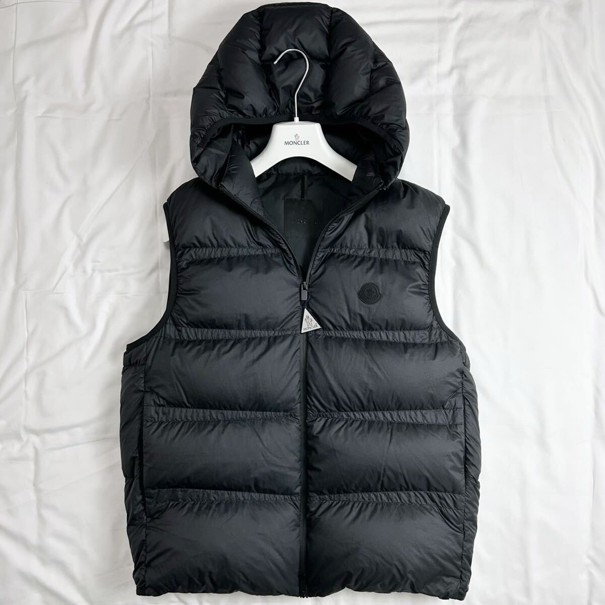 美品 サイズ4/XL MONCLER モンクレール ダウンベスト