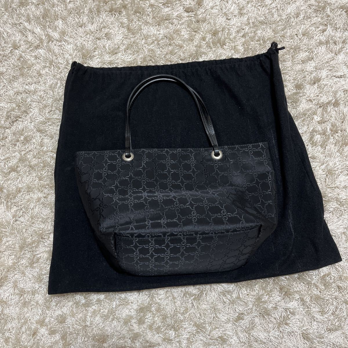 【極美品】Roberta di Camerino ロベルタ ディ カメリーノ トートバッグ ロゴデザイン ナイロン ブラック 保存袋付き