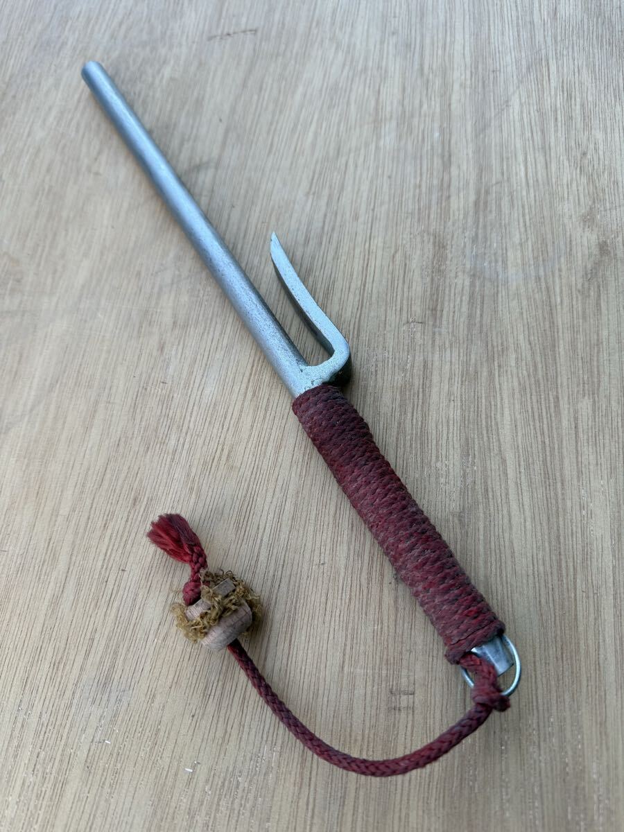 十手　 鉄製 時代武具 時代劇 コスプレ 武具 骨董 コレクション アンティーク　レトロ 古道具　その他