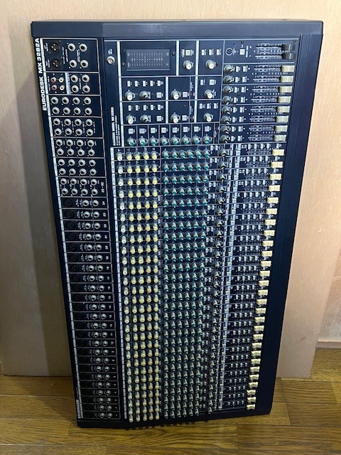 BEHRINGER EURODESK MX3282A　ジャンク　
