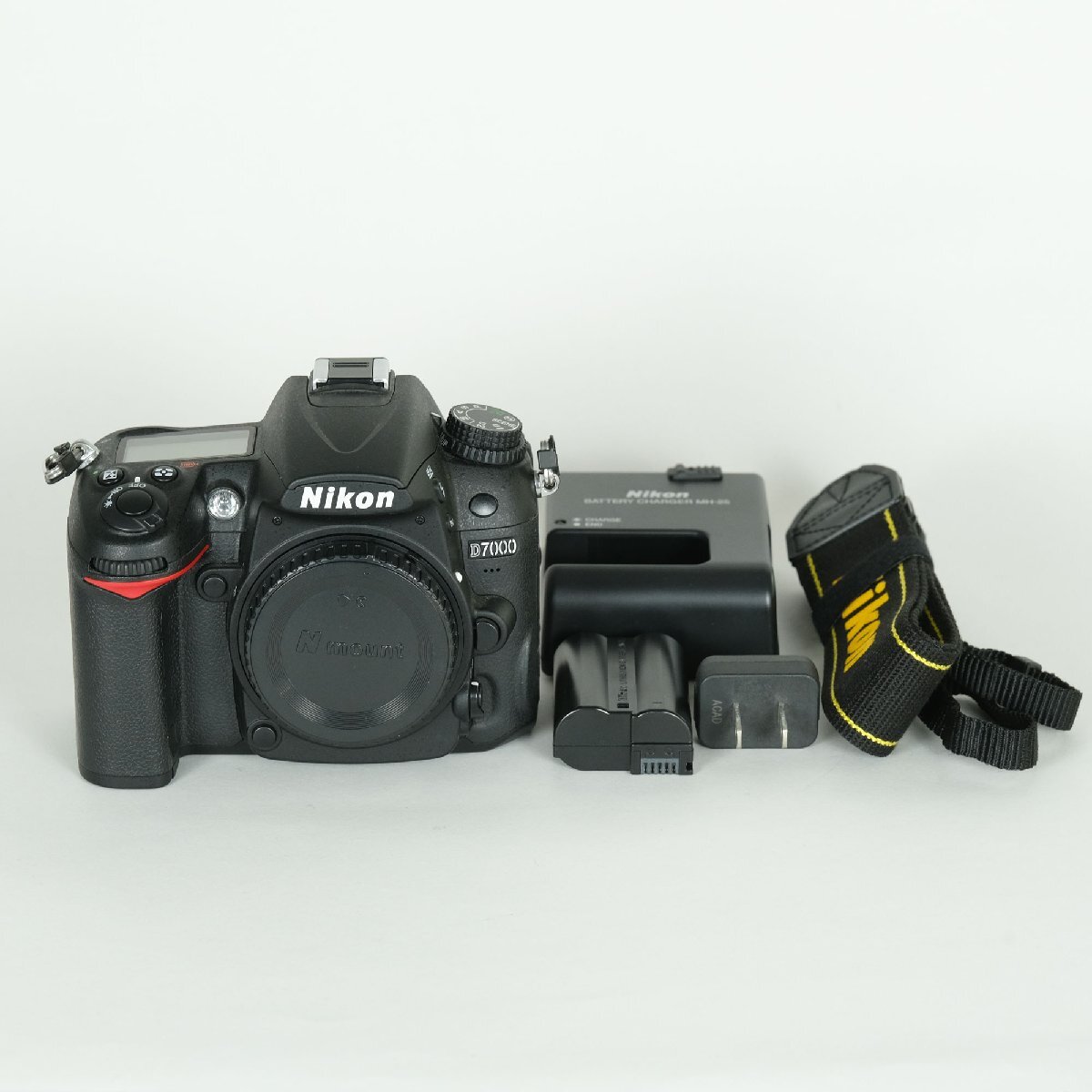 [美品 | シャッター数640回] Nikon D7000 | Nikon Fマウント