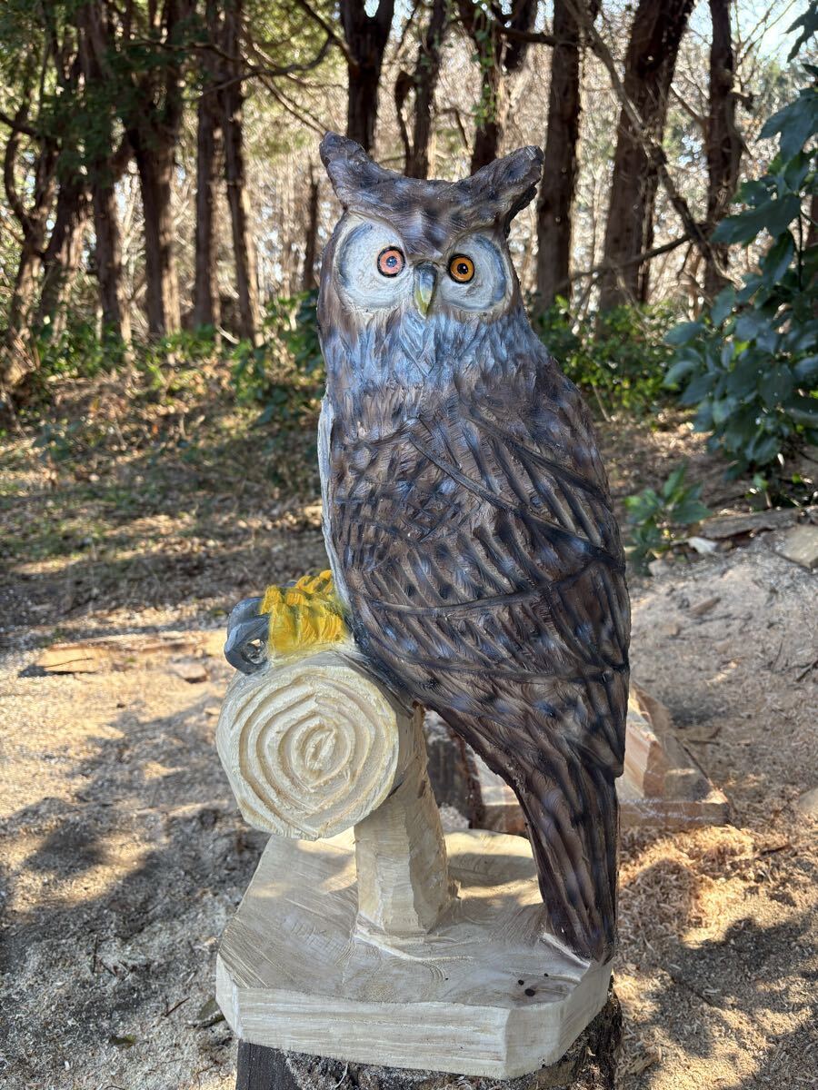 ミミズク フクロウ チェンソーアート高さ66センチ横32センチ 置物 イチョウ 木彫り 彫刻鳥 木製 アンティーク オブジェ 梟 ふくろう