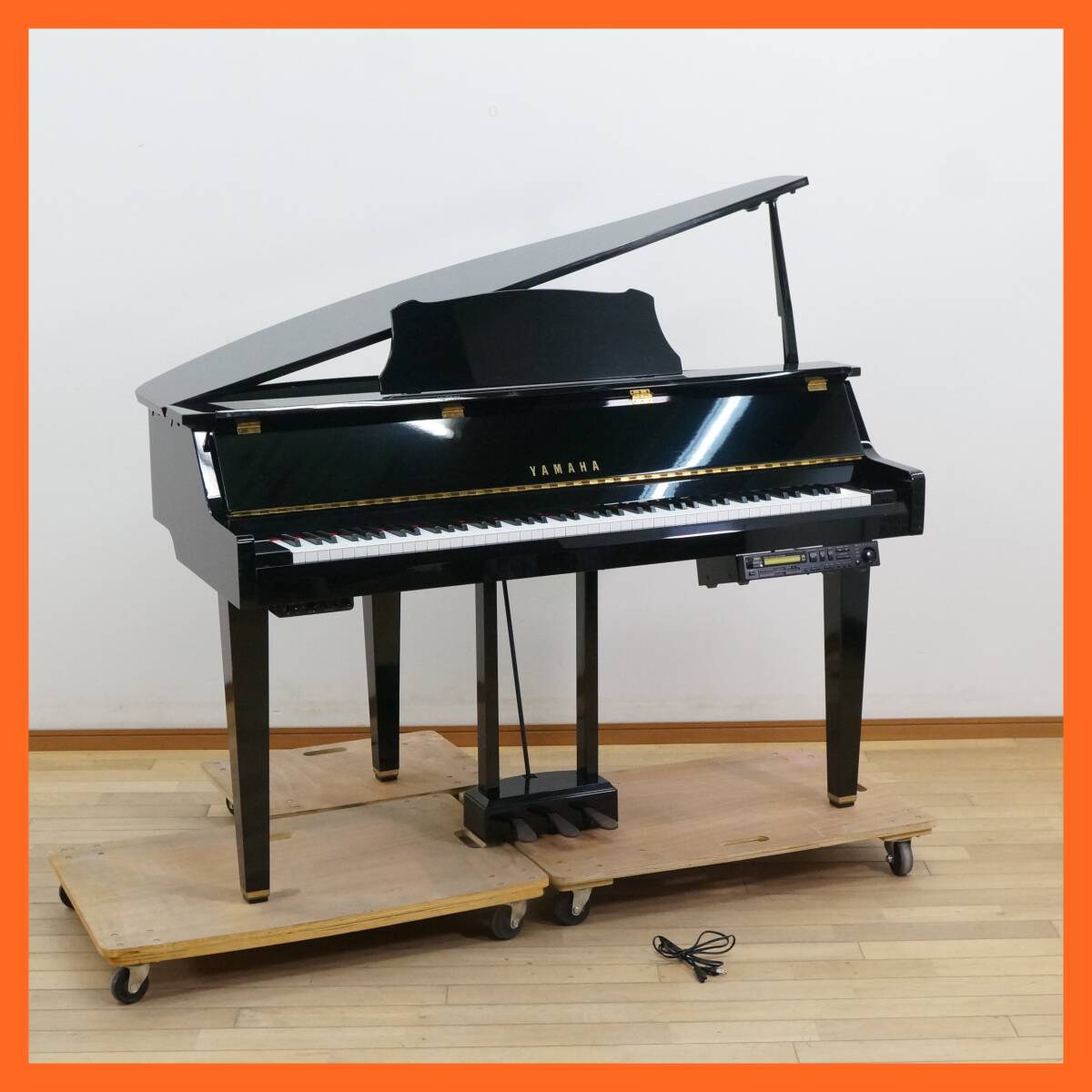  【ヤマハ/YAMAHA】電子ピアノ グランタッチ DGP-2XG グランドピアノフォルム 黒色鏡面艶出し塗装仕上げ 木製鍵盤 電子型グランドピアノ