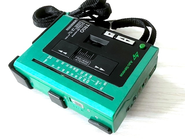 TRIO トリオ カセットプレーヤー CP-70 グリーン FMAMラジオチューナーパック ホルダー ストラップ 超レア