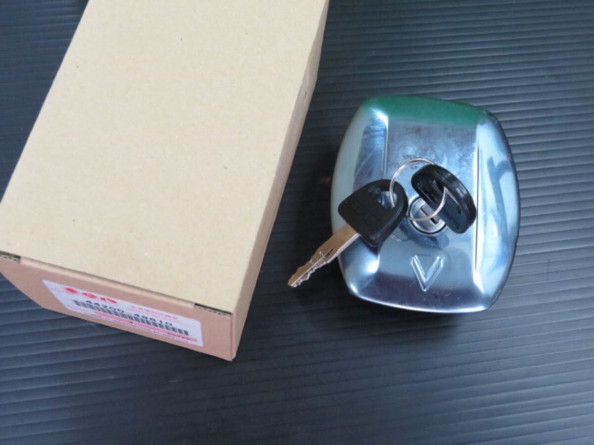 純正 新品 送料無料 鍵NO466 GS1000 GS400 タンクキャップ GS1000S クーリーレプリカ タンク 鍵付き キー GS1000E GS750 GS550 GS400