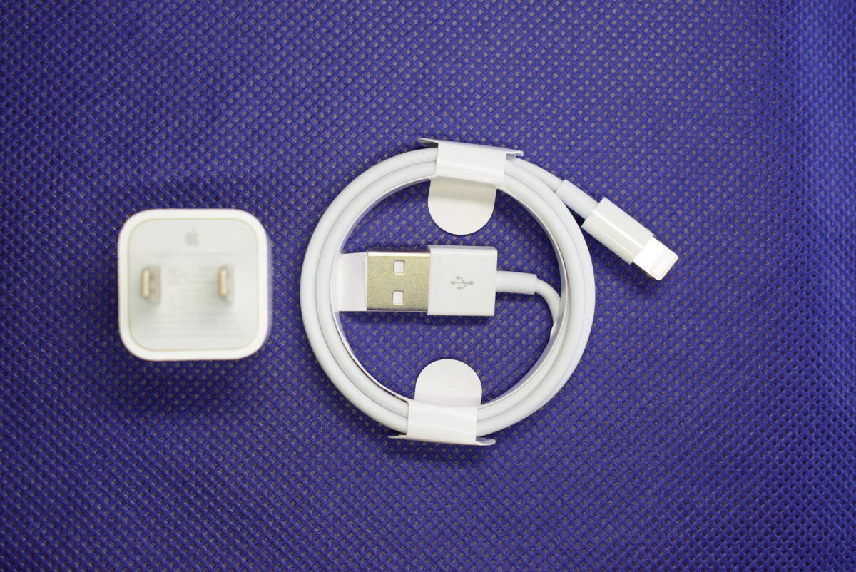 Apple 純正 iPhone 小型軽量電源アダプタ Model No A1385＋ライトニング ケーブル互換品 1m付き 