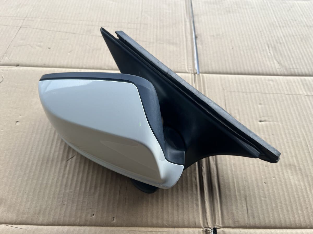 中古品！BMW 5シリーズ DAA-FZ35 右側サイドミラー！ 右ドアミラー ドアミラー！