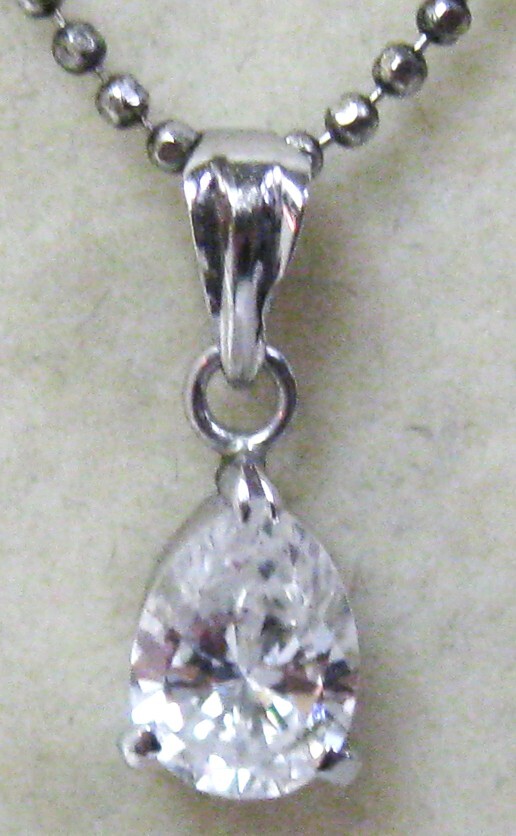 【東京 谷中 質屋おぢさん】 極美品Pm900プラチナ ペンダント ダイヤ ペアシェイプ 0.66ctG-VS