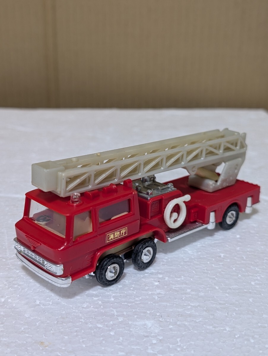 1970年代 昭和当時物 チープトイ 駄菓子玩具 日野ハシゴ消防車 S.P 119救急消防セット ハシゴ車のみ miniModelcar 119KYUKYU-SHOBO SET