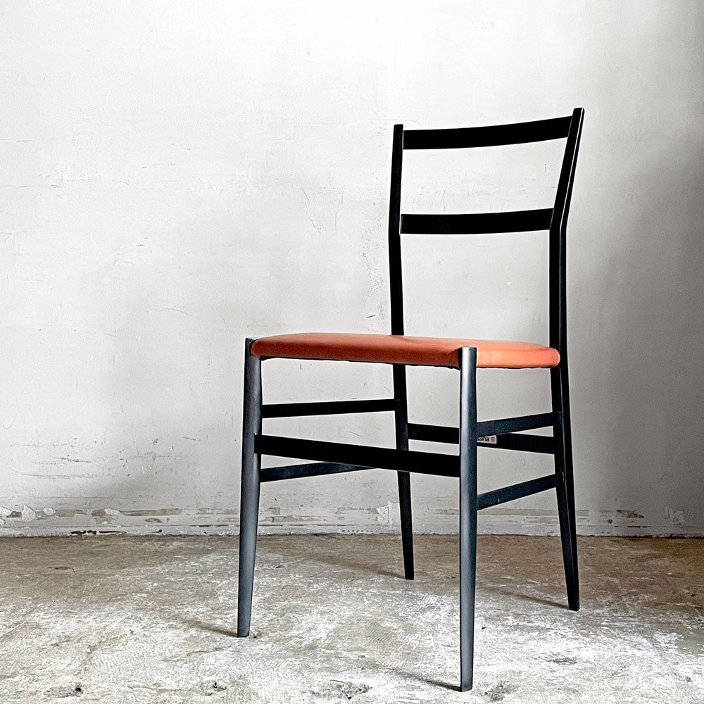 ■ カッシーナ Cassina 699 スーパーレジェーラ SUPERLEGGERA チェア ダイニングチェア ブラックカラー アッシュ材 レザーシート