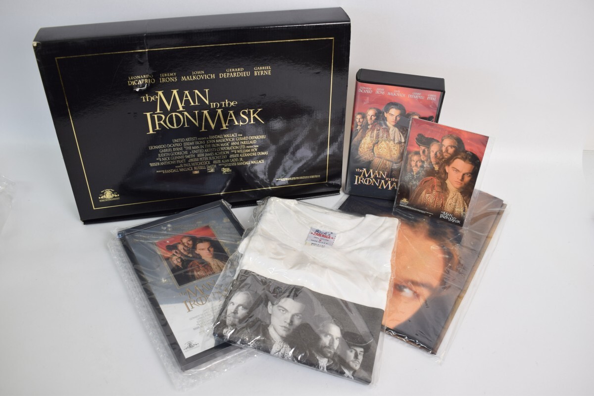 一部未開封 The Man in the Iron Mask 仮面の男 コレクターズボックス 映画 Tシャツ Sサイズ レオナルド ディカプリオ VHS RS-330K/715