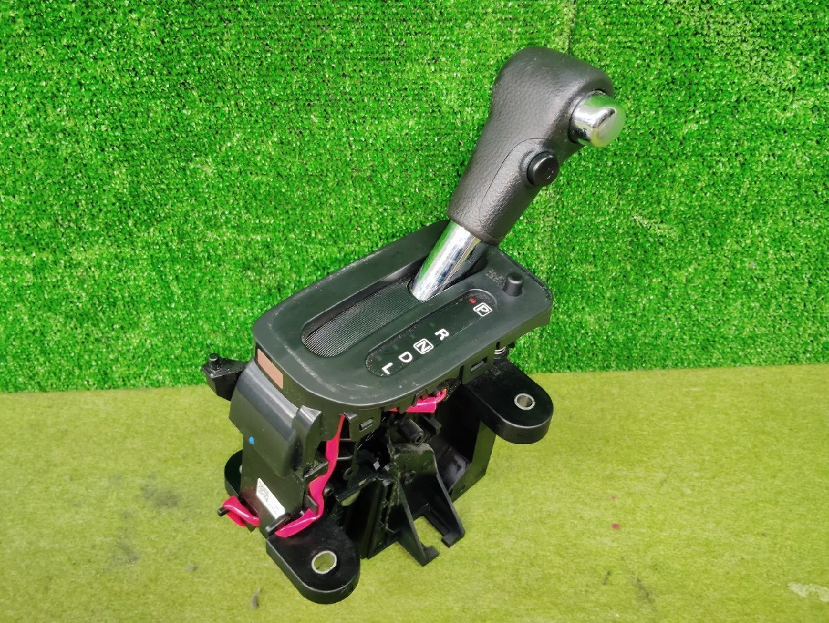 特価SALE スズキ ハスラー G・MR31S H26年式・シフトレバー・シフトパネル・シフトノブ 28151-82K1 72MJI-C48 即発送