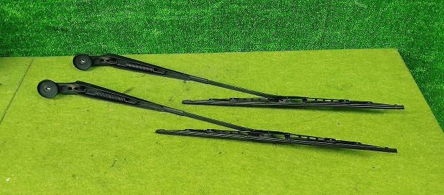 特価SALE マツダ ボンゴトラック・SK82T H19年式・フロントワイパーアーム・ワイパーブーレード ワイパーアームキャップ 左右セット