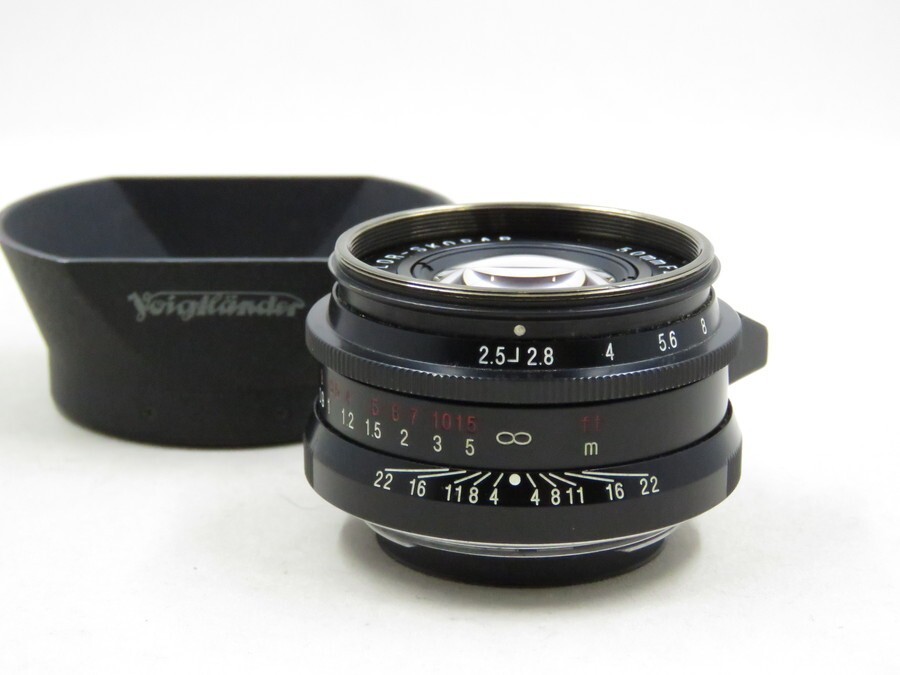 [23131Y2]★完動品★Voigtlander フォクトレンダー COLOR-SKOPAR 50mm F2.5 ブラック Lマウント フード付き
