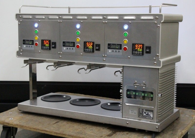 日本洗浄機㈱ 【2022年製】単相200V 業務用３連ドリップコーヒーマシン★DRIP MASTER5000(CDM3R-U) 中古