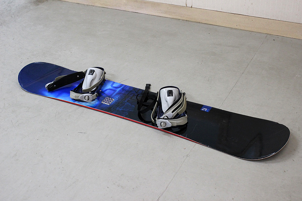 K2 ケーツー snowboards スノーボード板 155cm ビンディング付き 青 中古 現状 G-22 