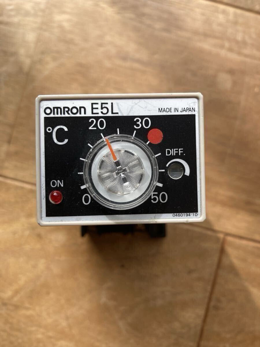電子サーモ E5L-A 0-50℃ 簡易温調 簡易制御 温調器 温度調節器 オムロン OMRON AC100V E52-THE5A