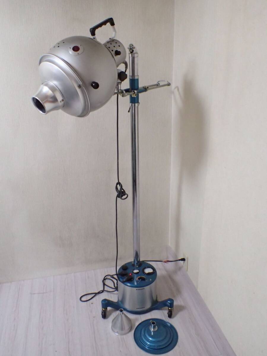 20Q17/家3F〇黒田製作所 コウケントー 光線治療 大型キャスター付き 94-5006 中古品〇