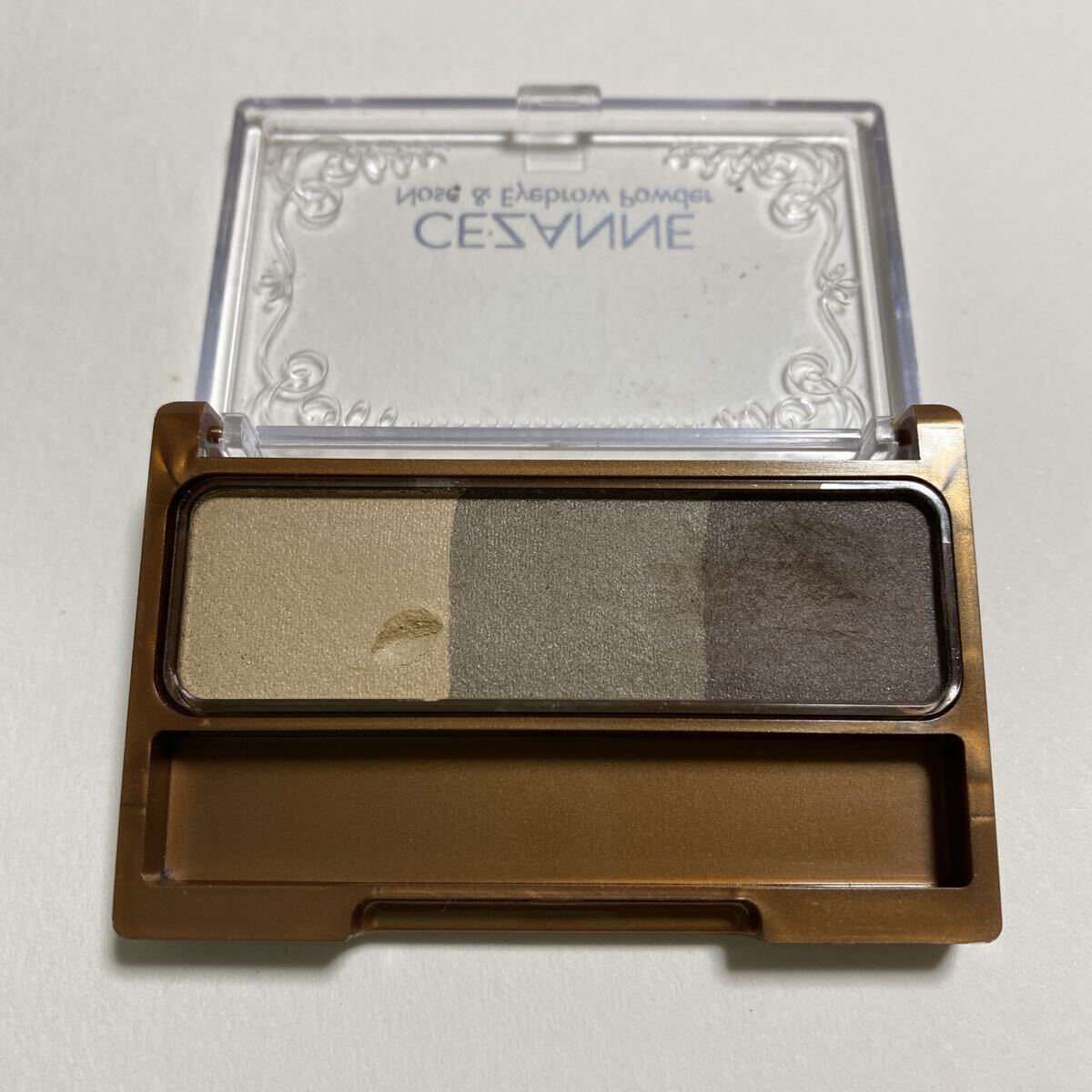 セザンヌ ノーズ&アイブロウパウダー 03 オリーブ　 パウダーアイブロウ 眉墨