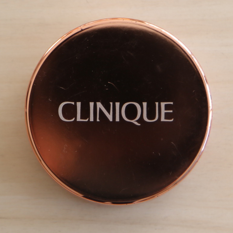 CLINIQUE クリニーク モイスチャーサージハイドレーティングクッションコンパクト ファンデーション ケースのみ