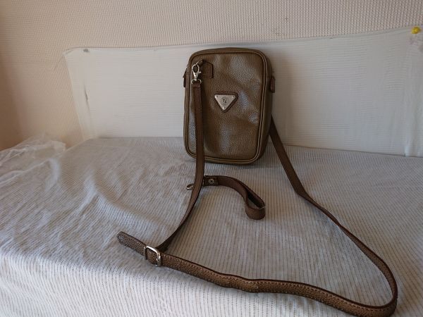 ★美品★6M4221E★ショルダ-バッグ★ オリーブブラウン系　renoma レノマ　牛革　準未使用に近い
