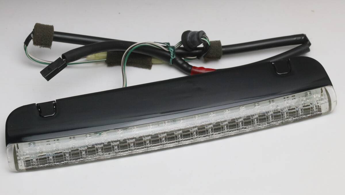 BH5 レガシィ プレオ用 純正クリア LED ハイマウントストップランプ 紺 中古