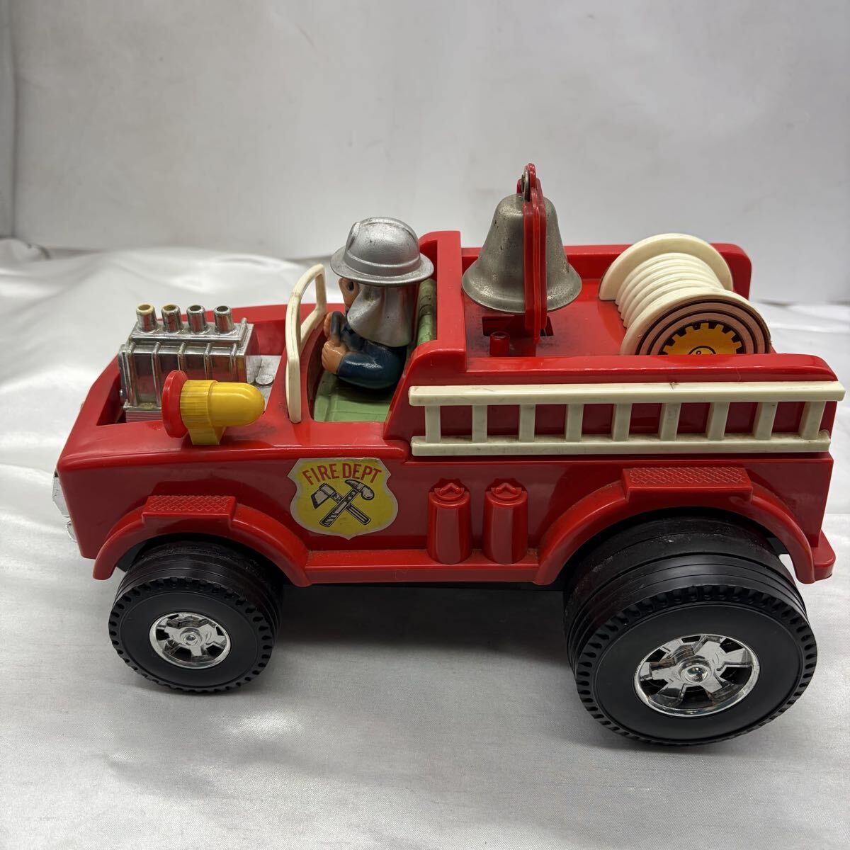 ヨネザワ ビッグマシン 昭和レトロ 消防車 おもちゃ フィギュア付き 日本製 当時物 FIRE DEPT はしご車 ビンテージ 玩具 u2014