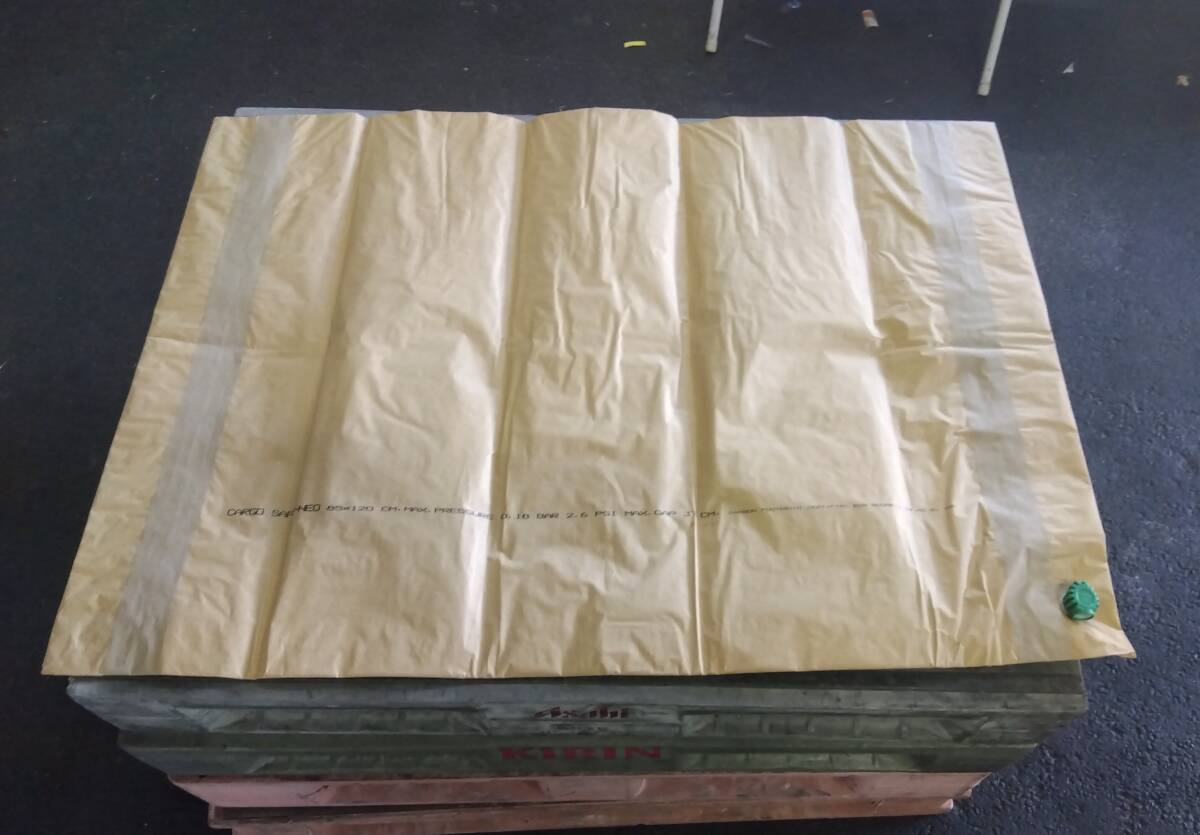 海上コンテナ用・トラック貨物用［エアークッション］/〈緩衝材〉大きさ 120cm x 85cm x Max37cm【未使用】