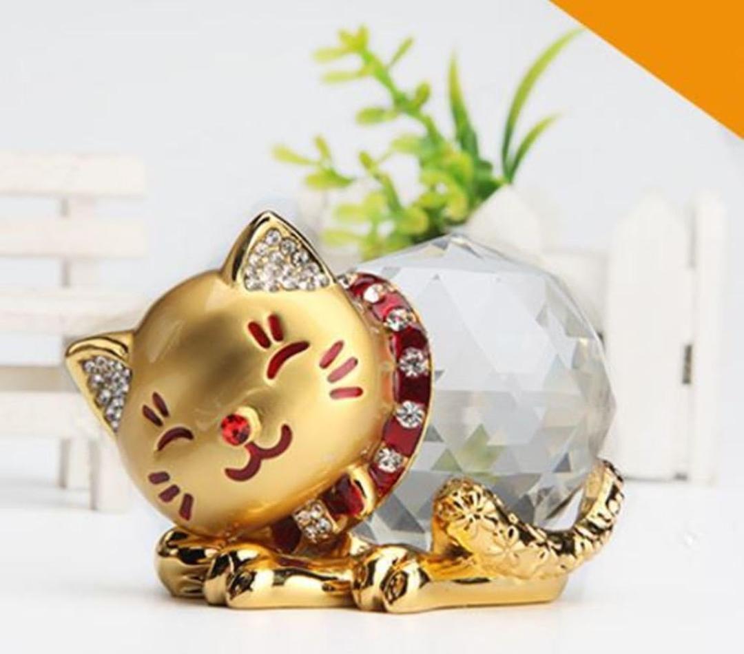 Y033 猫 水晶 クリスタル 置物 風水 金運 置物 ゴールド ネコ 招き 未使用