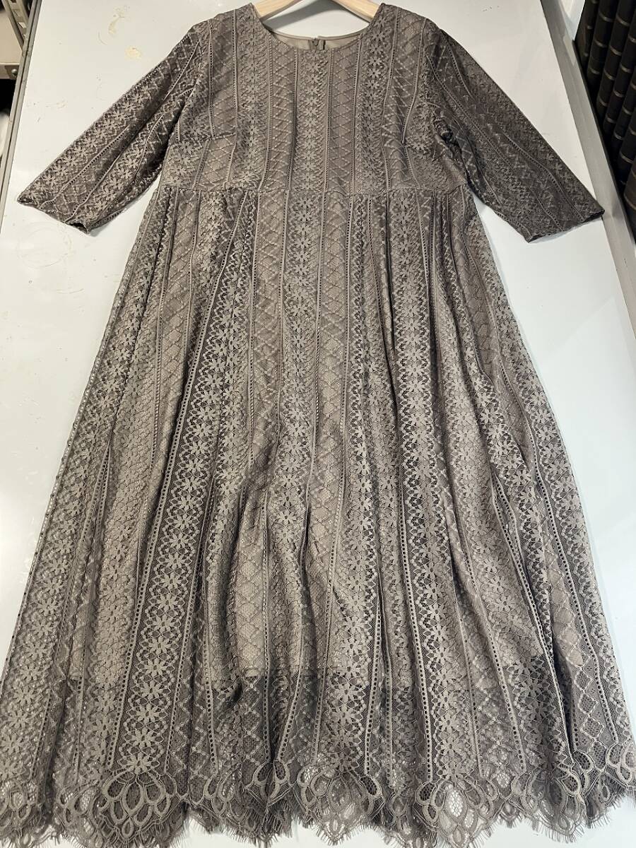 新品■大きいサイズ４Ｌ■総レースフレアーワンピース■グレージュ