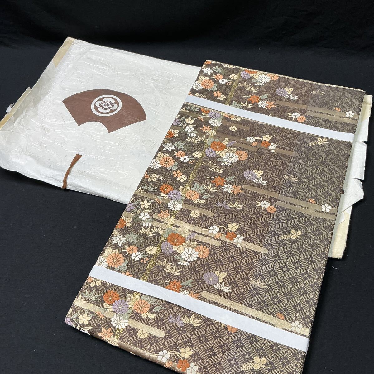 【L8C149】新品 未使用品 袋帯 正絹 花柄 金糸 茶色 訪問着 付け下げ 着物 和装 和服 たとう紙