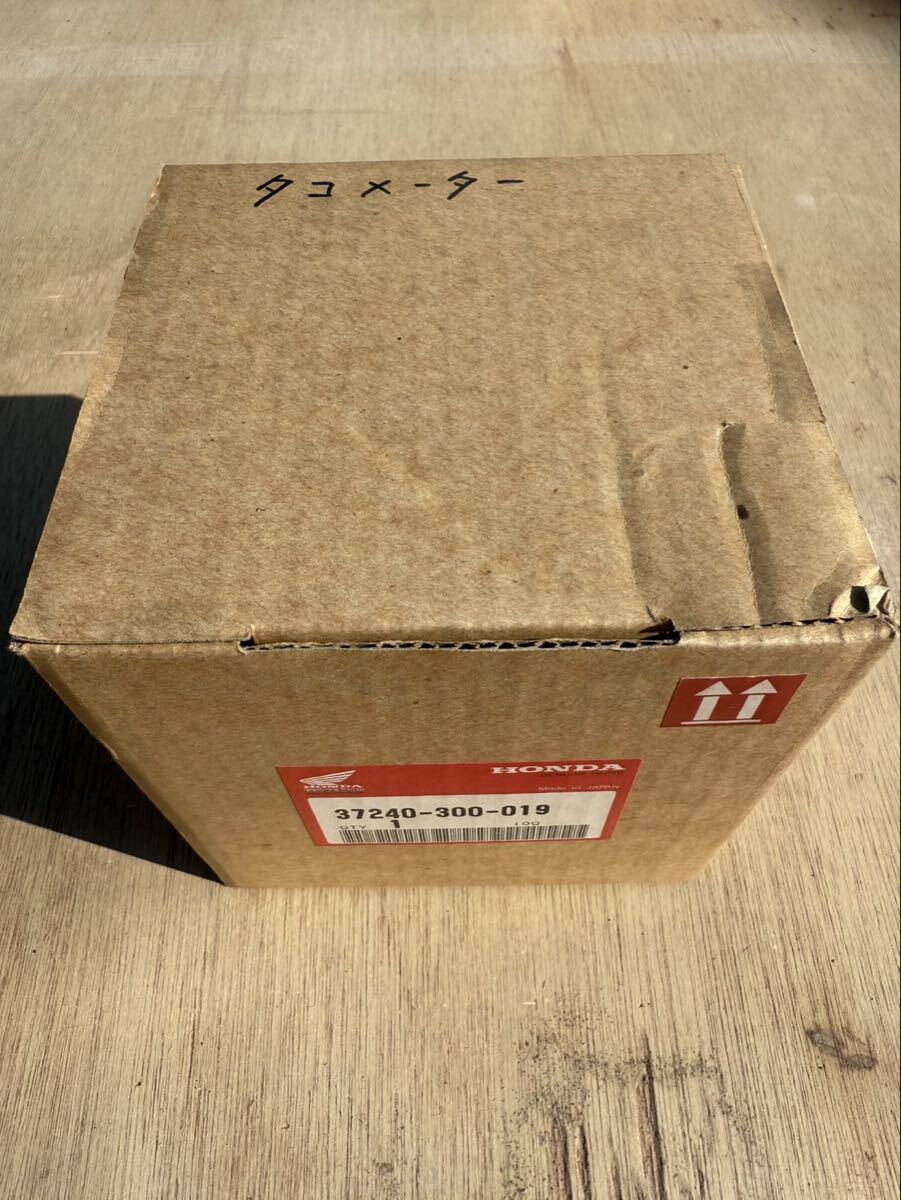 A6629 HONDACB750K0〜純正品　タコメーター　NOS新品部品
