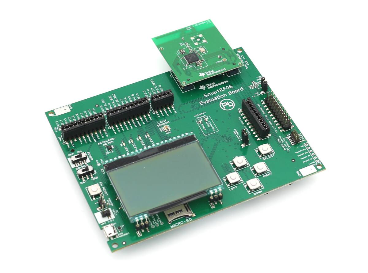 TI (Texas Instruments) SmartRF06EB 評価用マザーボードと CC2650EM-7ID のセット　その１