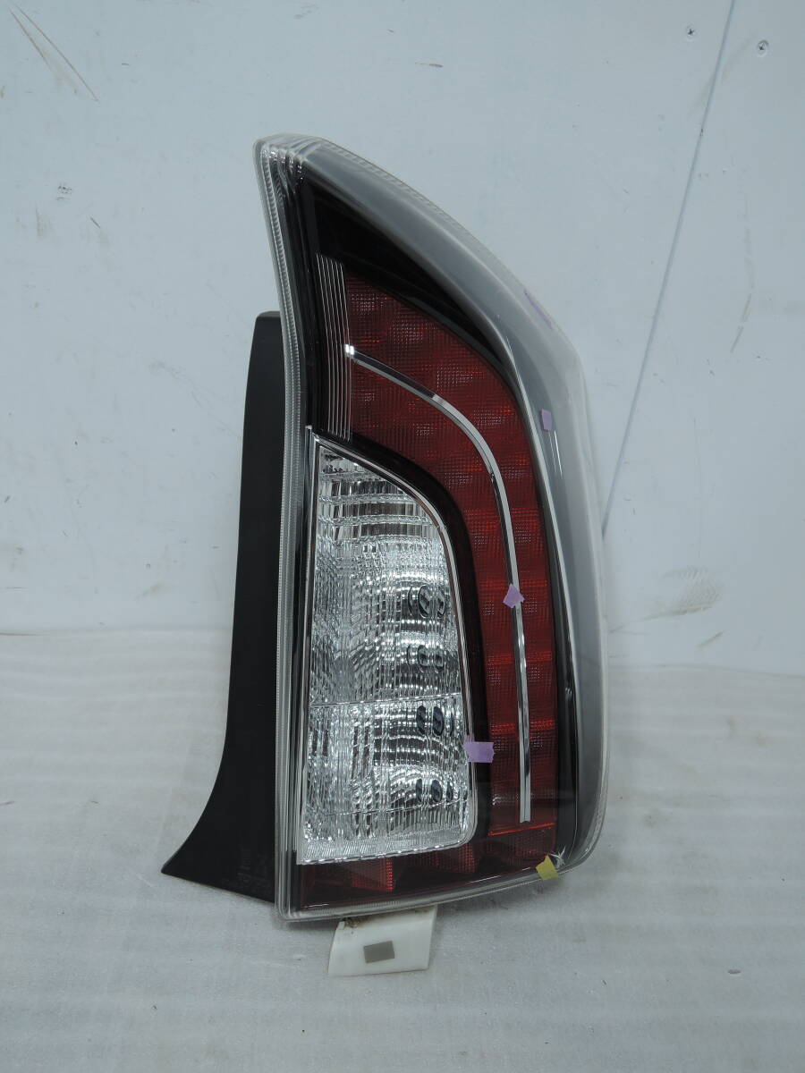 トヨタ ZVW30 プリウス G's 後期 右 テール STANLEY 47-55/47-56　　　　　 　　　　　　　 