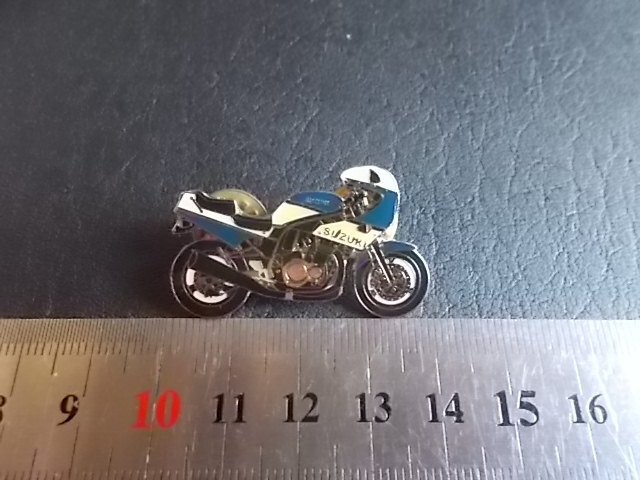 ピンバッジ・スズキ「GSX-R750」オートバイ