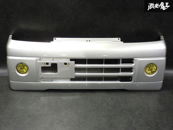 【破損なし！即発送】三菱 純正 U61V U62T ミニキャブ クリッパー フロント バンパー シルバー系 イエローフォグ付 MR557944