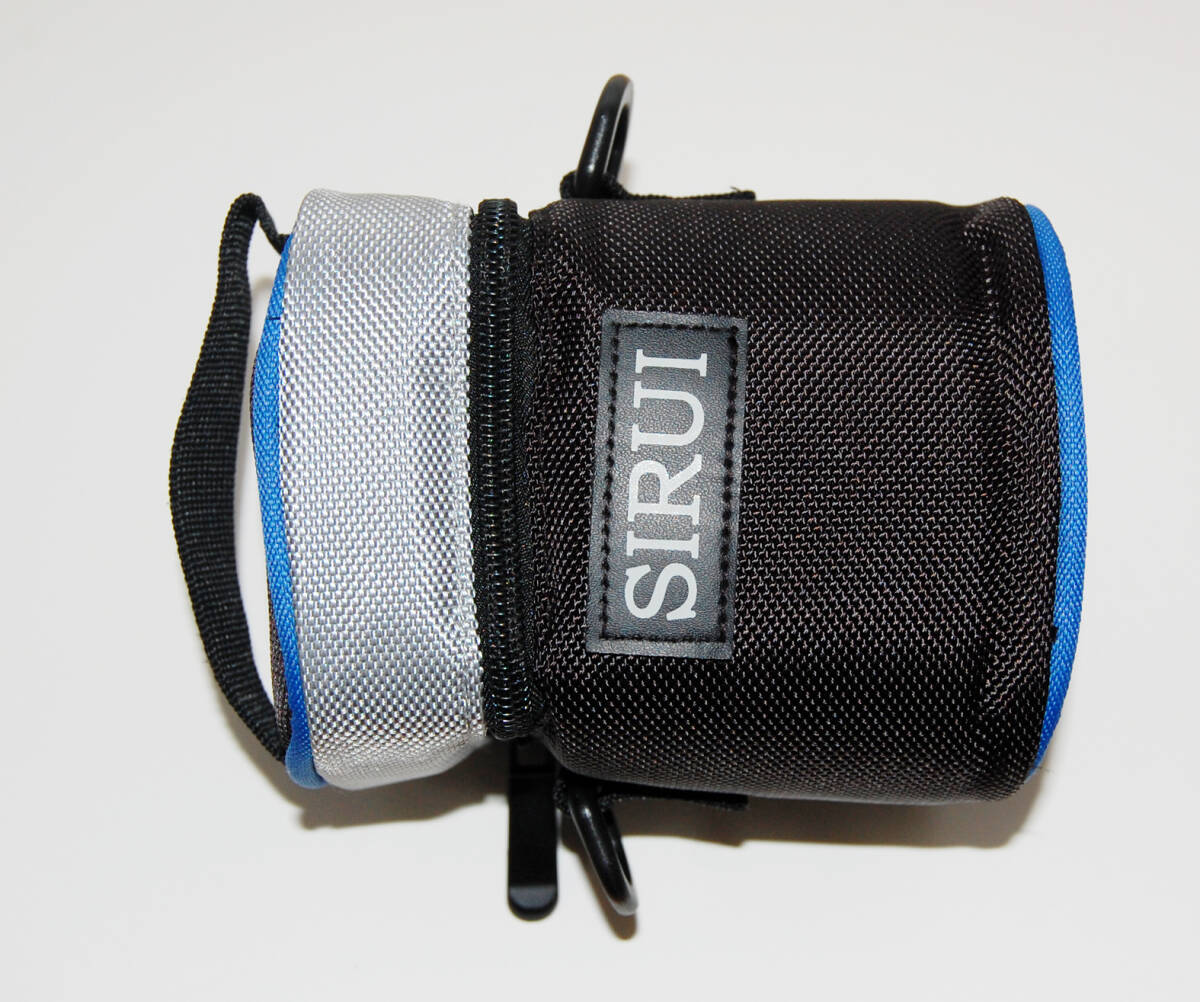 ●●●世界ブランド　SIRUIのレンズポーチです●●●