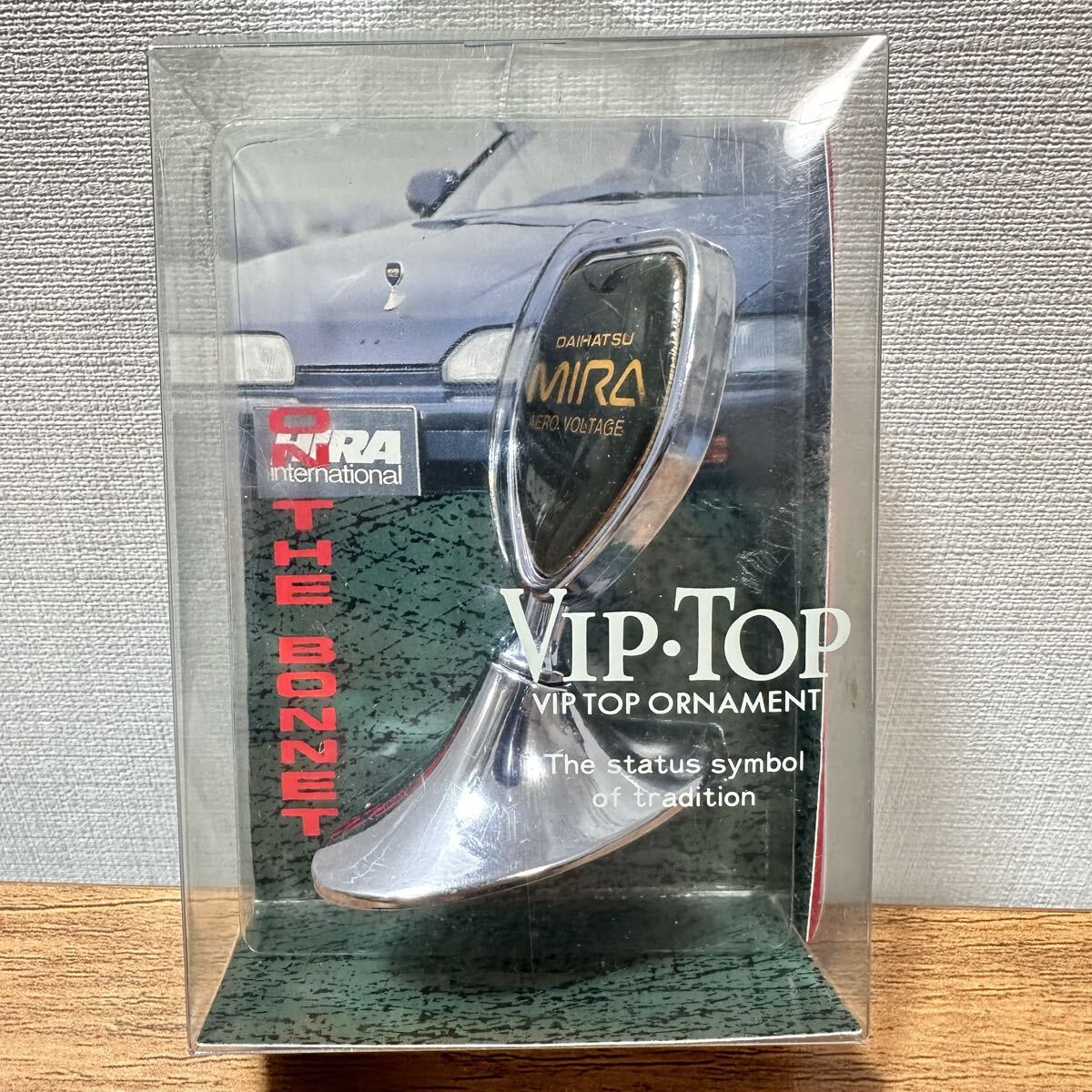 【希少】 【新品未使用】 当時物 ダイハツ ミラ 純正 エアロ ボルテージ VIP TOP ORNAMENT エンブレム 旧車 昭和 (182)