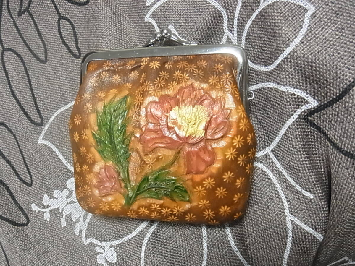 レザー 型押し コインケース 小銭入れ 　花柄 　がま口