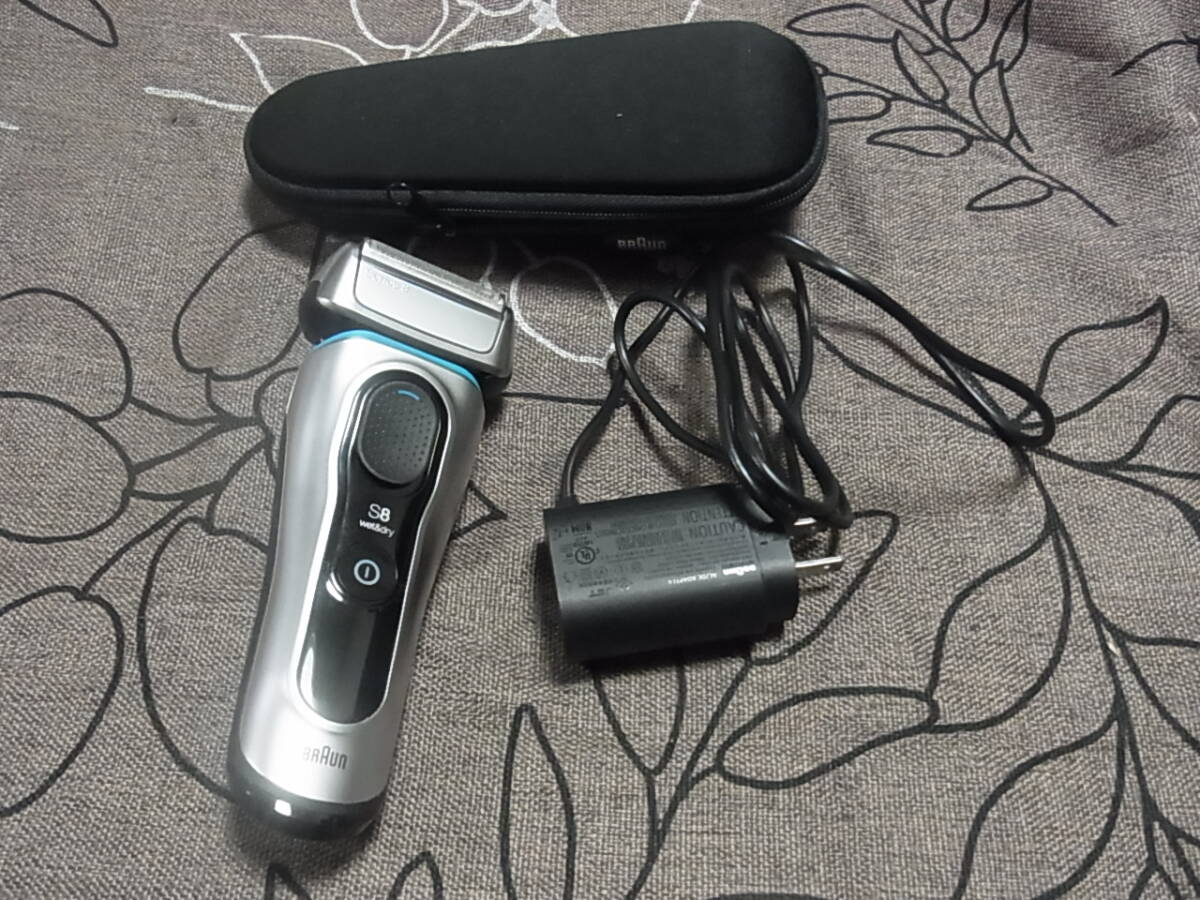 美品　BRAUN ブラウン シリーズ8 電気シェーバー Type:5795　動作確認済　2022年製