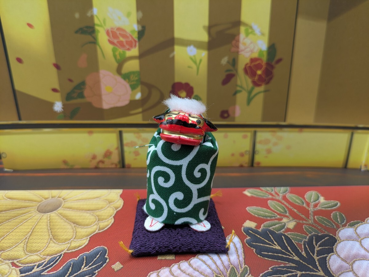 縁起物　獅子舞　グリーン　ちりめん細工　置物　インテリア　正月飾り　獅子舞飾り