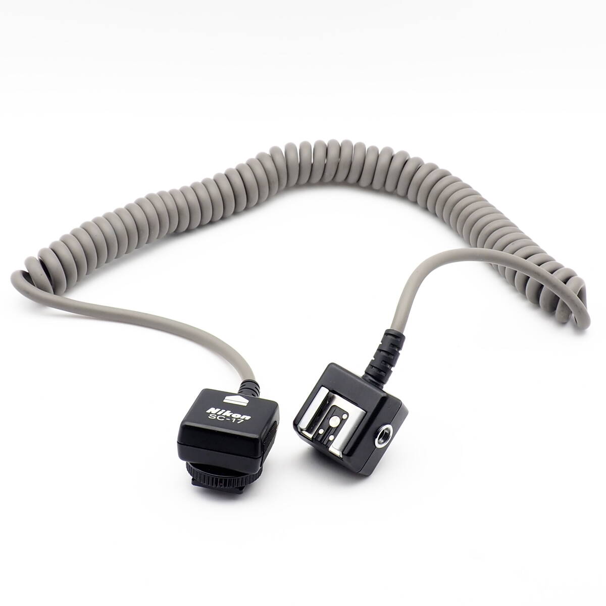 Nikon TTL 調光コード SC-17 スパイラル 1.5m 中古格安 Z9 Z8 Z6III Z7II Z5 D6 D5 D850 D780 F6 F5 F100 SB-5000 SB-910 SB-900 など対応