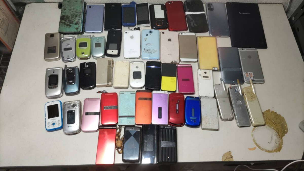 ジャンク　ガラケー　スマホまとめ売り　動作未確認 携帯電話 部品取り